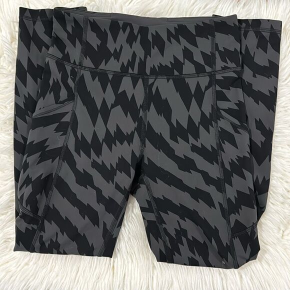 LULULEMON LEGGINGS SIZE 4 - Picture 2 of 11